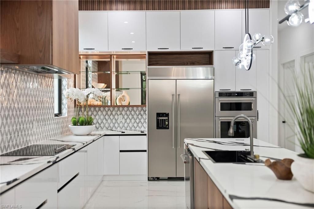 135 7th St N, Naples, FL 34102 Photo