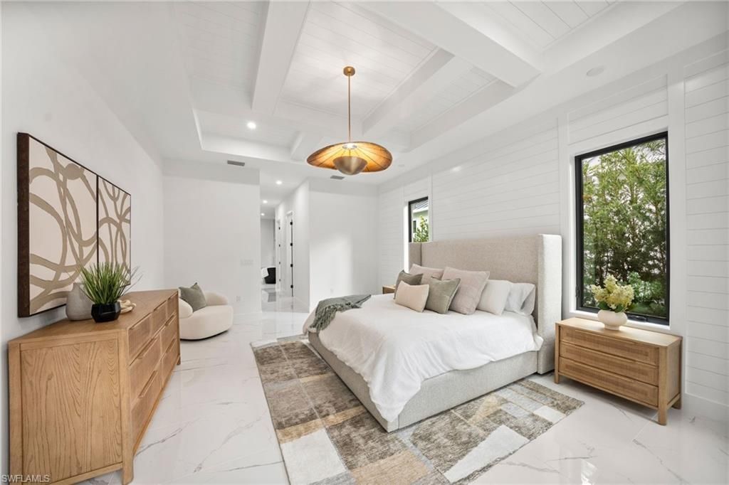 135 7th St N, Naples, FL 34102 Photo