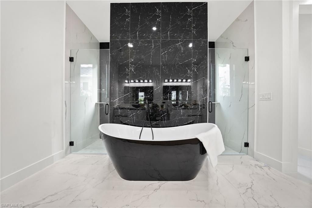 135 7th St N, Naples, FL 34102 Photo