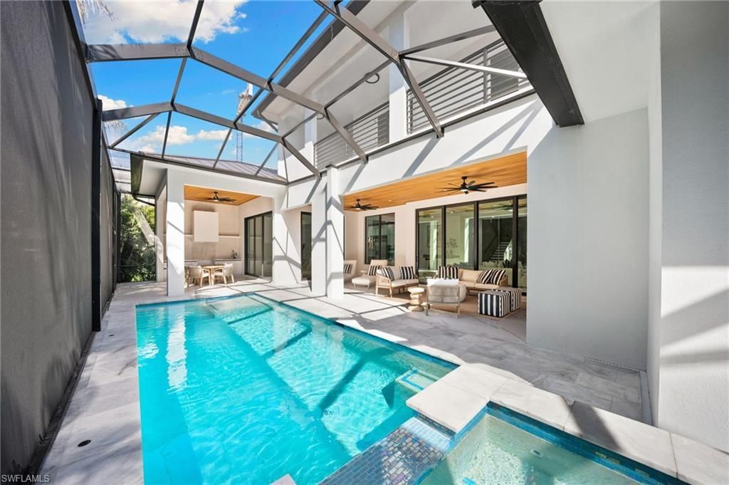 135 7th St N, Naples, FL 34102 Photo