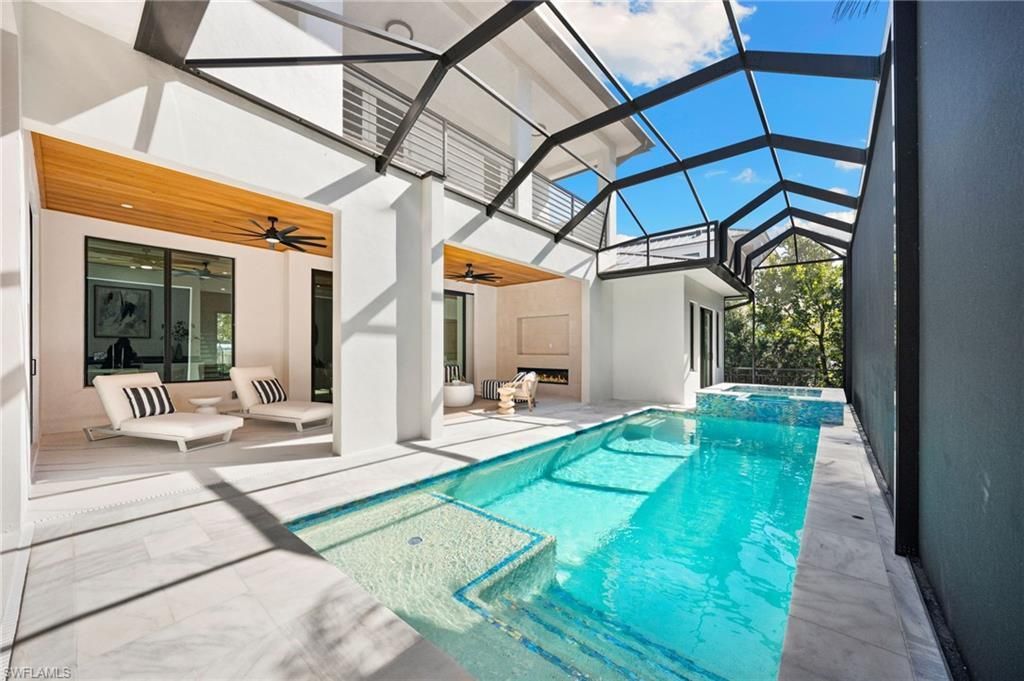 135 7th St N, Naples, FL 34102 Photo