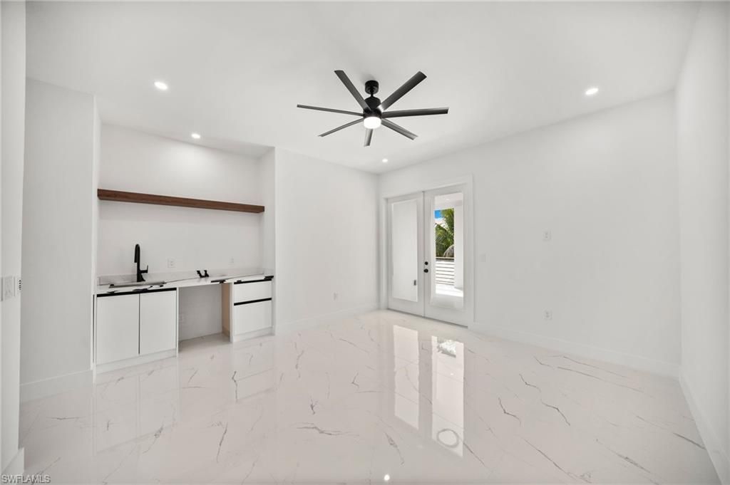 135 7th St N, Naples, FL 34102 Photo