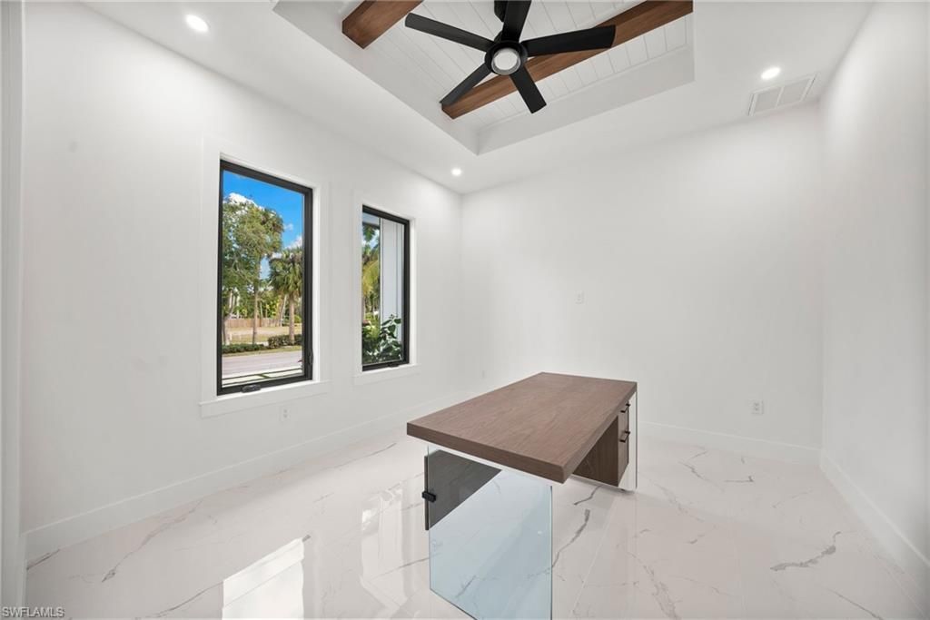 135 7th St N, Naples, FL 34102 Photo