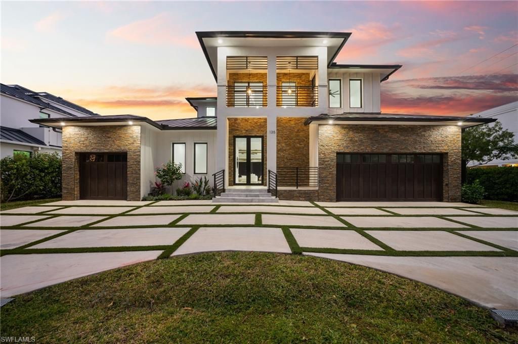 135 7th St N, Naples, FL 34102 Photo