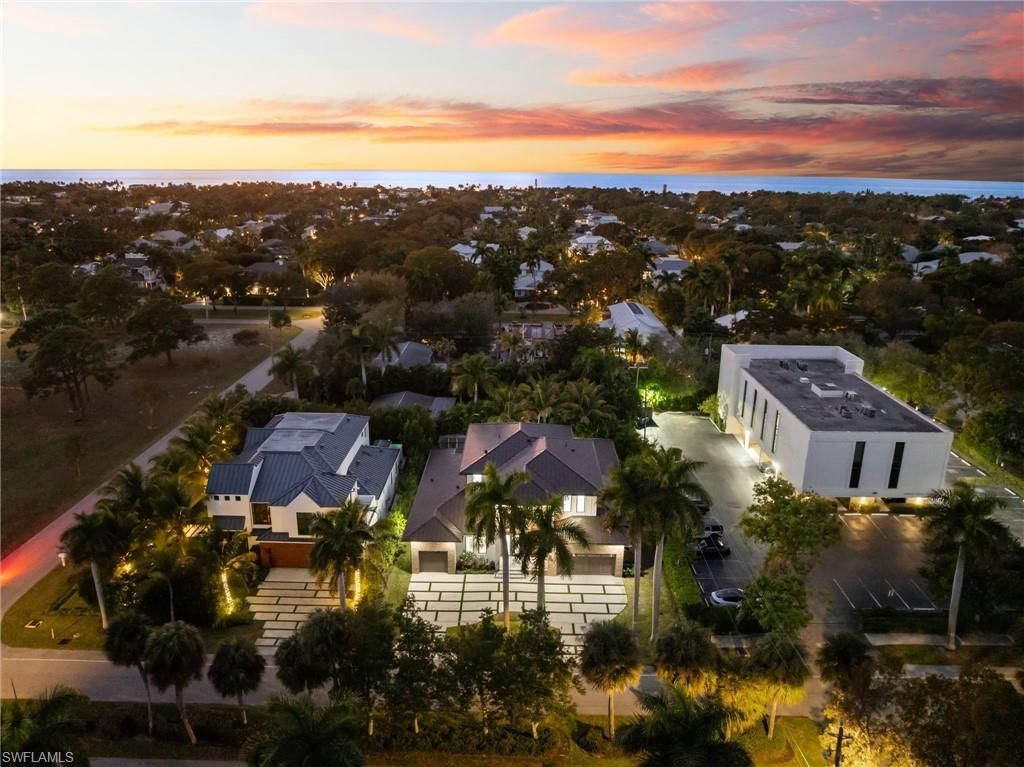 135 7th St N, Naples, FL 34102 Photo