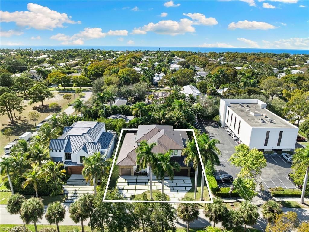 135 7th St N, Naples, FL 34102 Photo