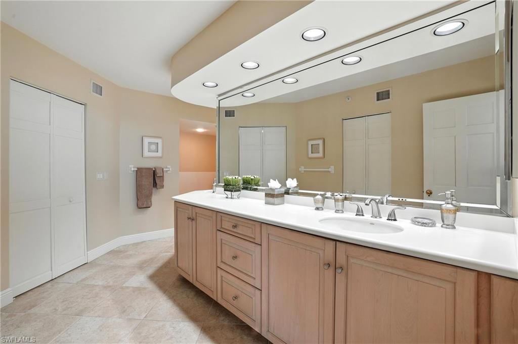 20 Seagate Dr , Unit 803, Naples, FL 34103 Photo