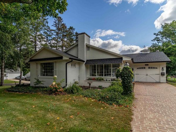 302 6th Street, Grundy Center, IA 50638