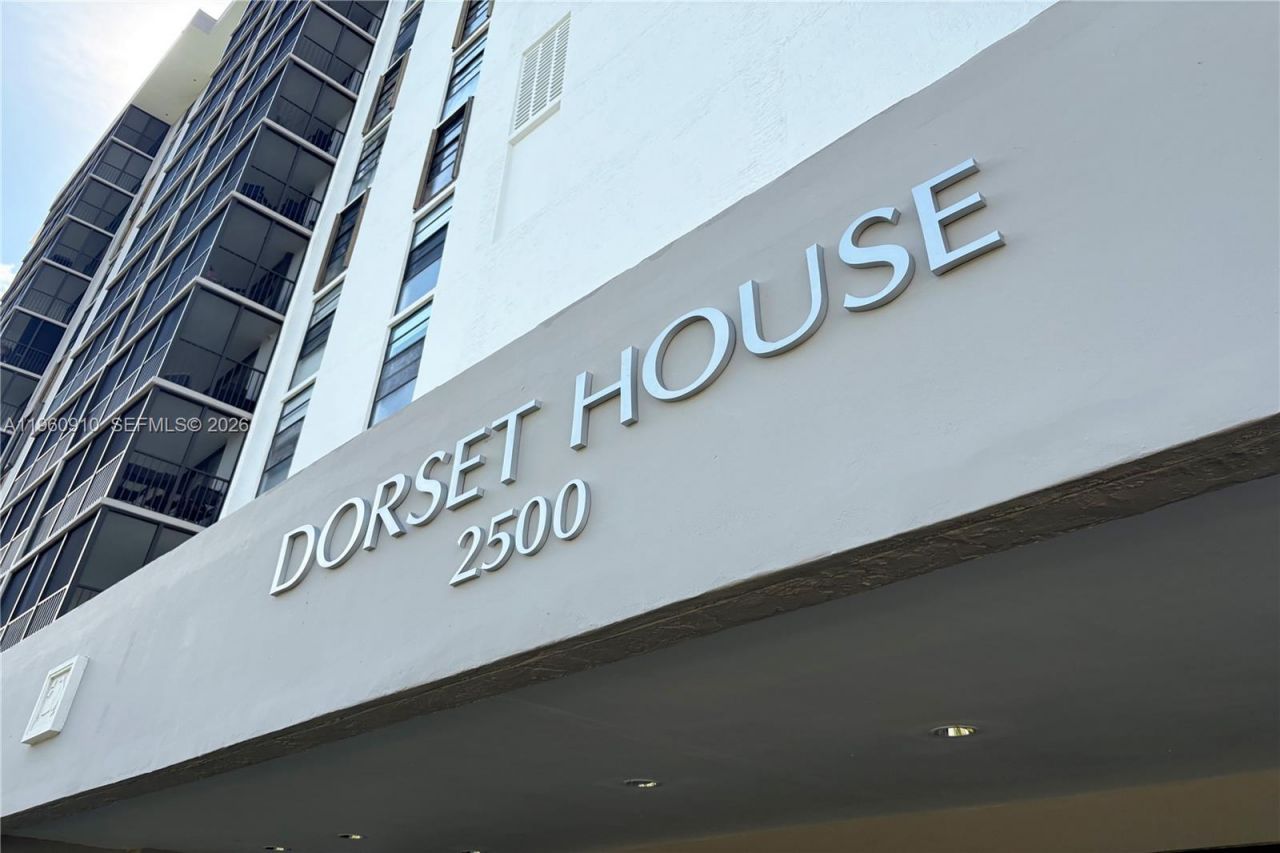 2500 NE 135th St, Unit B506, North Miami, FL 33181 Photo