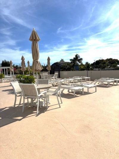 2500 NE 135th St, Unit B506, North Miami, FL 33181 Photo