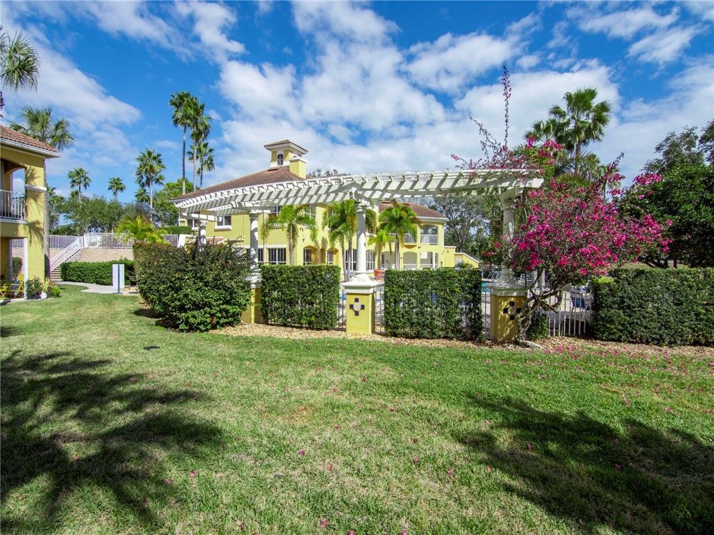 5015 Fairways Circle, Unit A102, Vero Beach, FL 32967 Photo