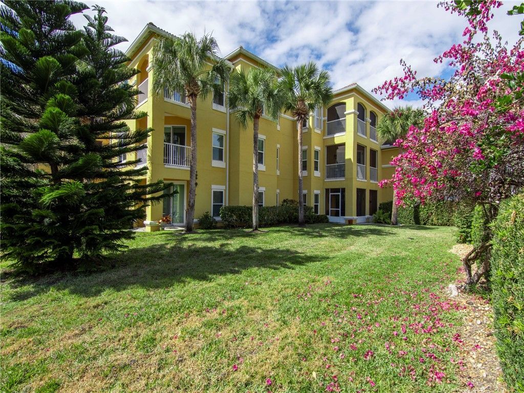 5015 Fairways Circle, Unit A102, Vero Beach, FL 32967 Photo