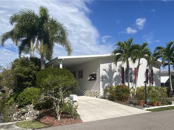 5517 Salem LN, NORTH FORT MYERS, FL 33917