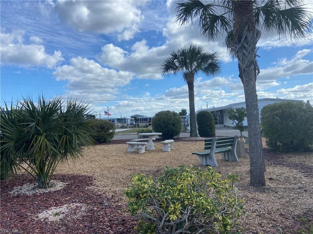 5517 Salem Ln, North Fort Myers, FL 33917 Photo