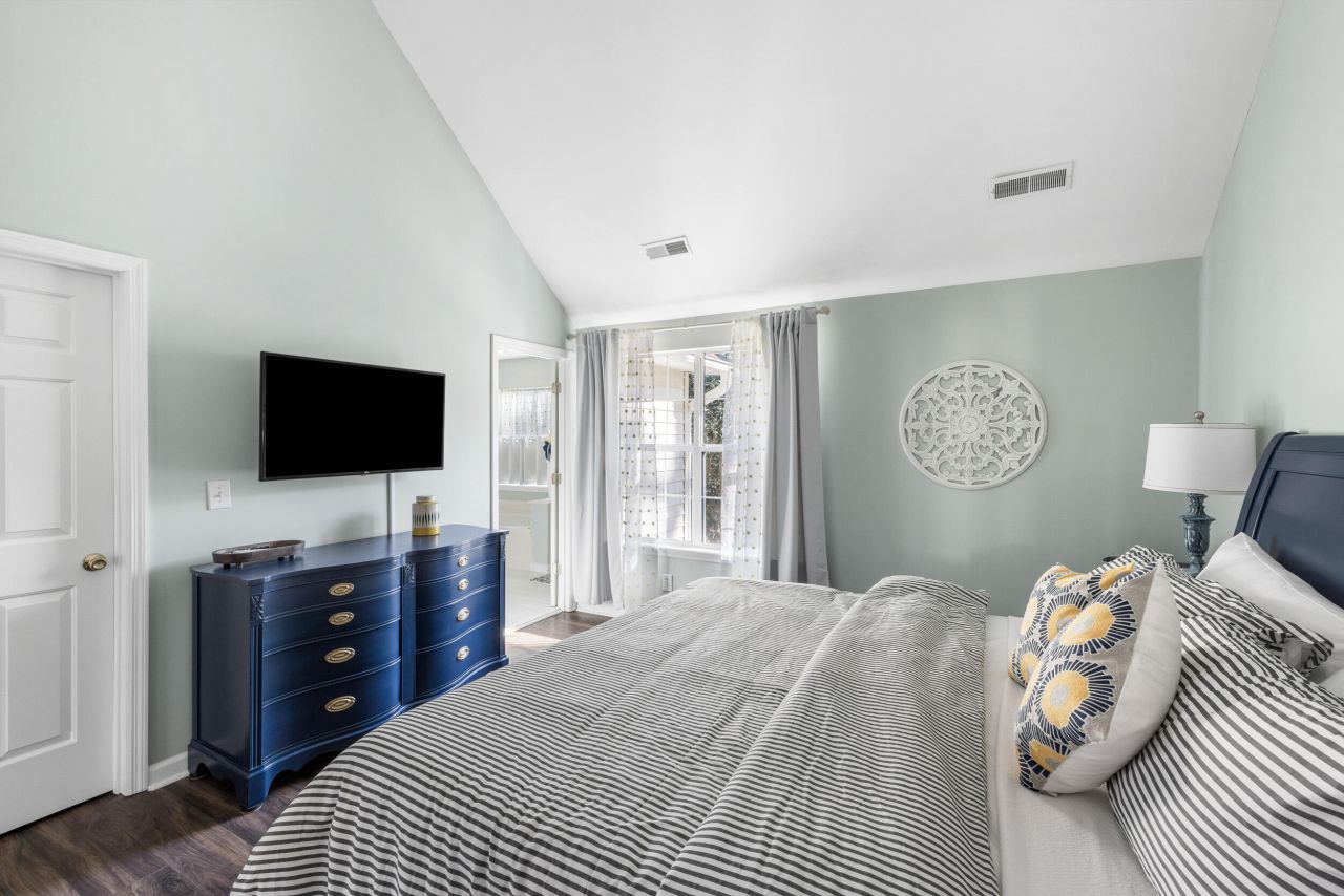 304 Mount Royall Drive Photo 32