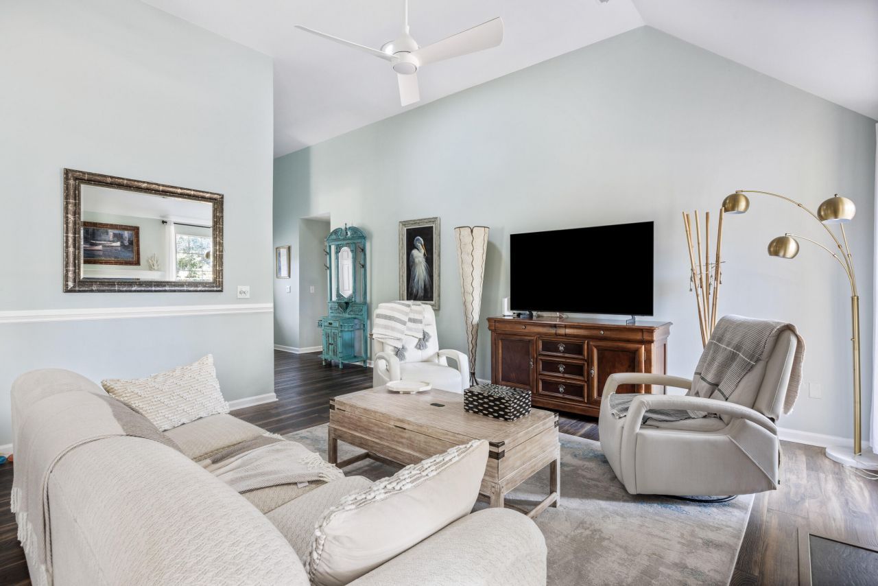 304 Mount Royall Drive Photo 4