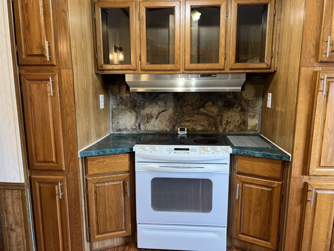 1672 Ursa Major Dr. Photo 11