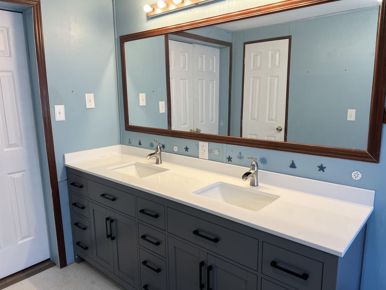 1672 Ursa Major Dr. Photo 18