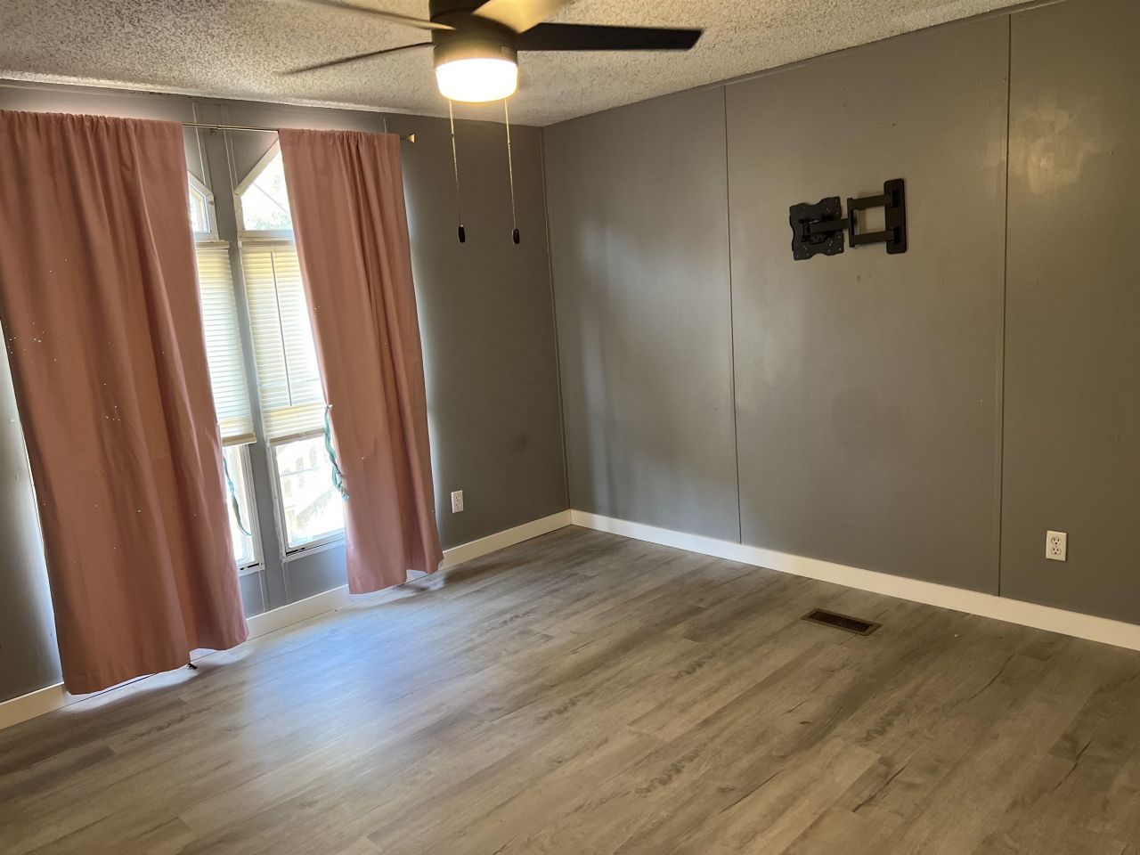 1672 Ursa Major Dr. Photo 22