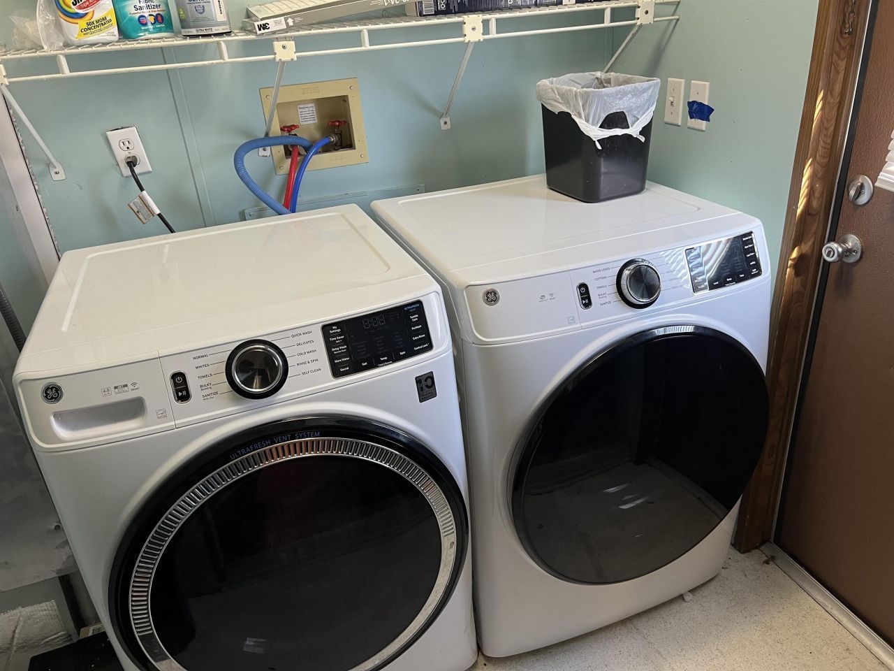 1672 Ursa Major Dr. Photo 27