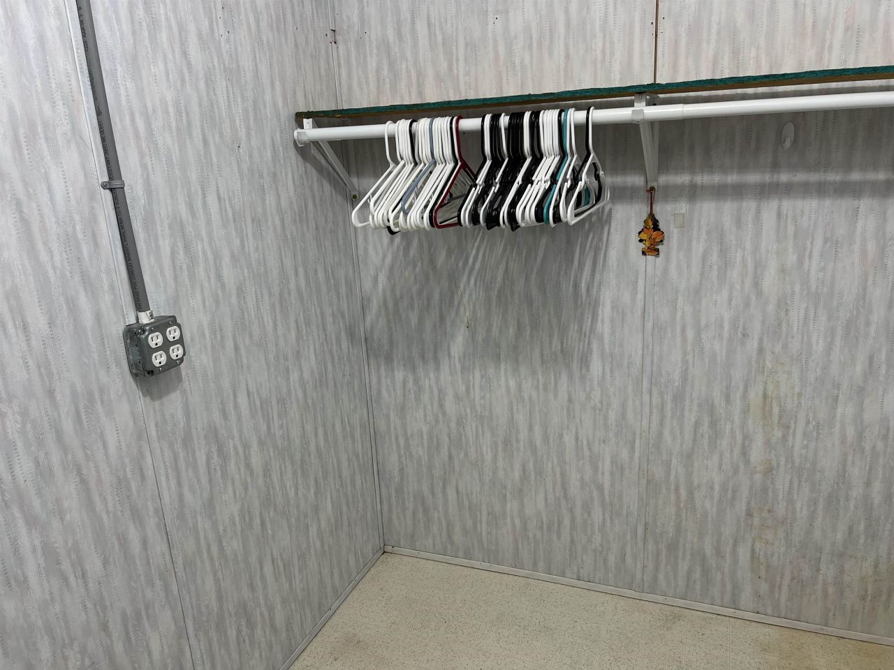 1672 Ursa Major Dr. Photo 28