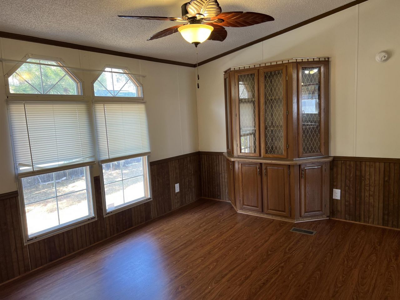 1672 Ursa Major Dr. Photo 4