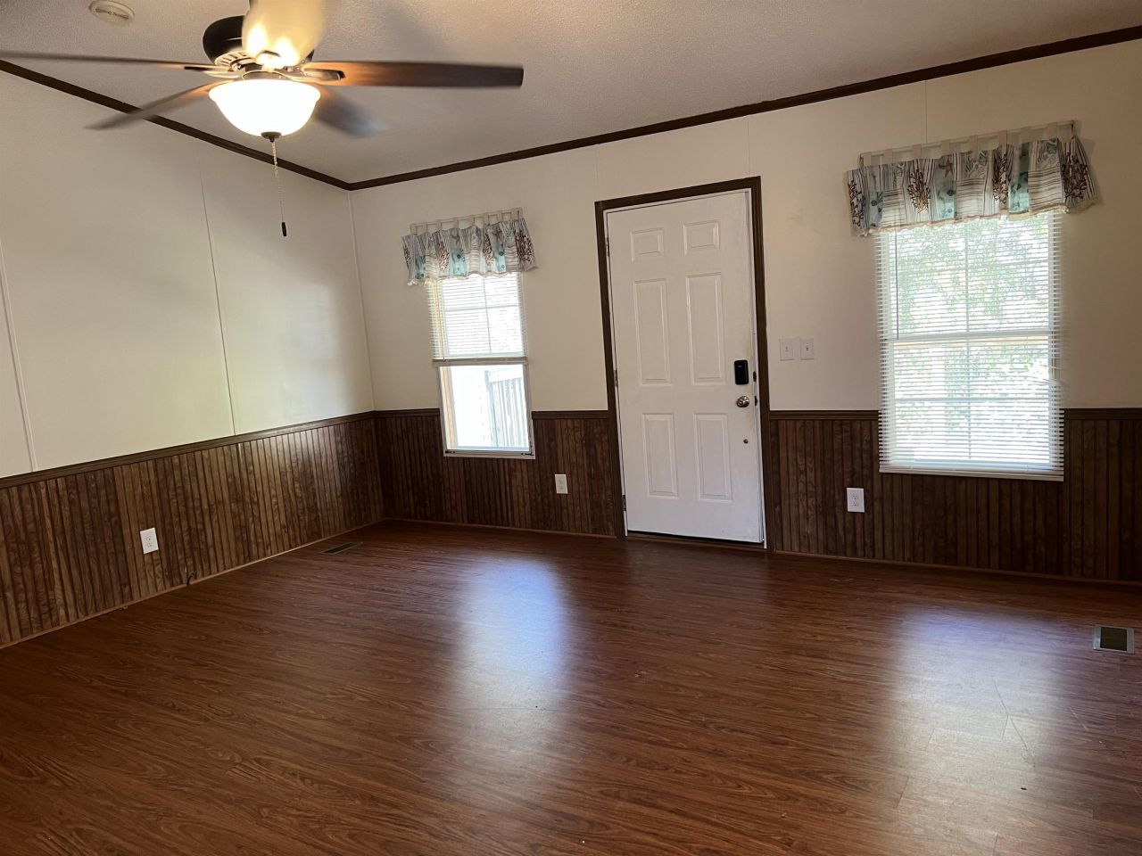 1672 Ursa Major Dr. Photo 5