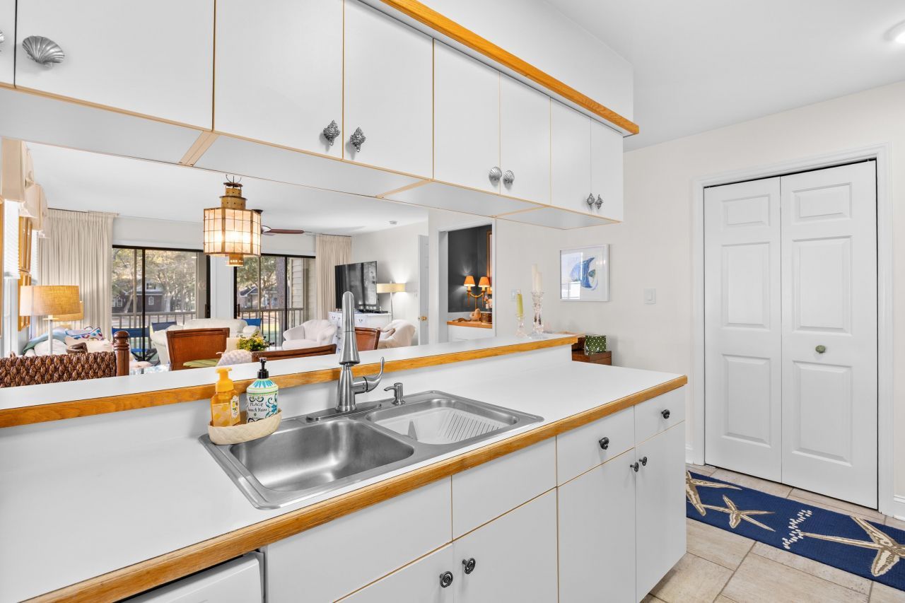 216 Stillwood Dr. Photo 12