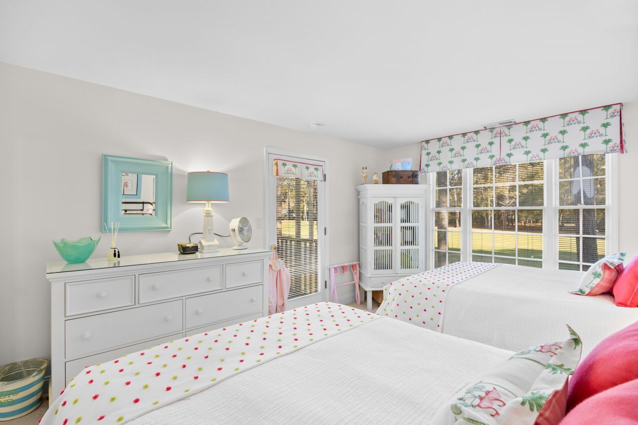 216 Stillwood Dr. Photo 16