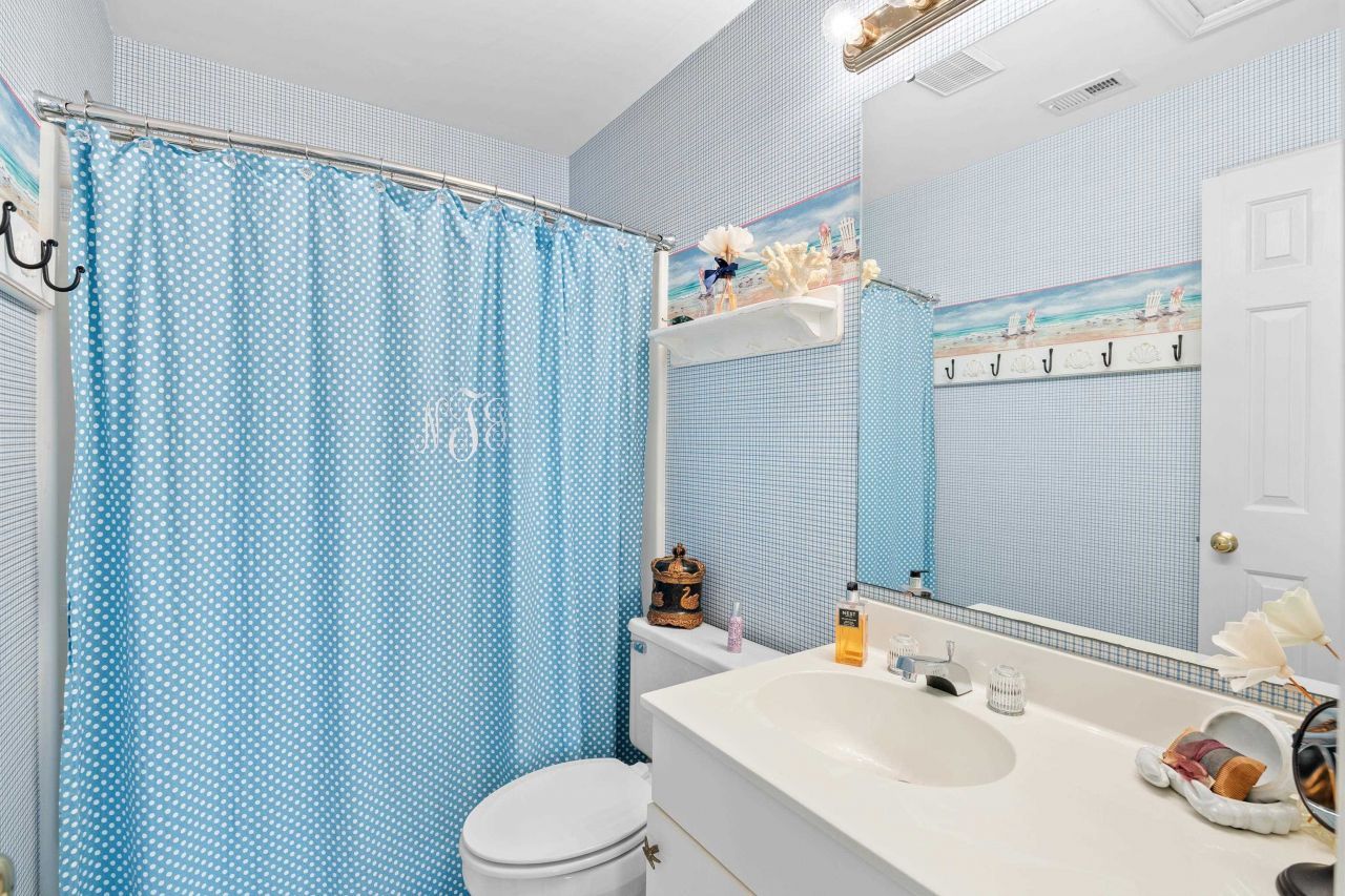 216 Stillwood Dr. Photo 18