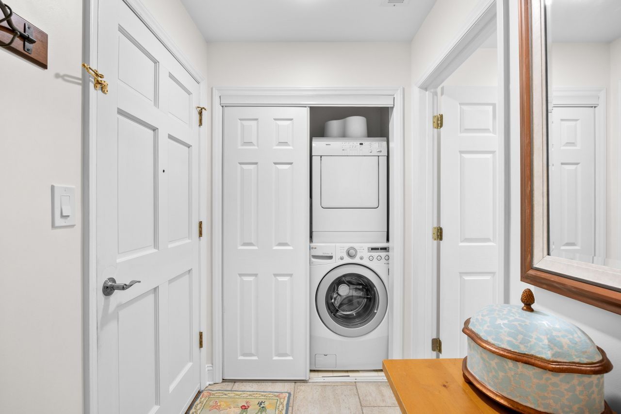 216 Stillwood Dr. Photo 20