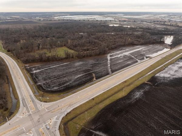 4220 New Poag Road, South Roxana, IL 62087