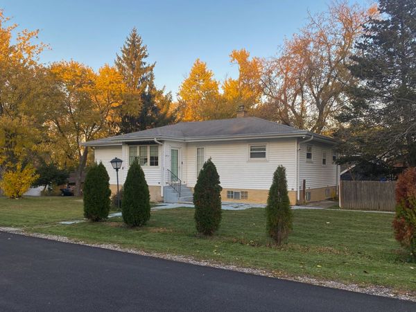 23725 N FIELD Road, Lake Zurich, IL 60047