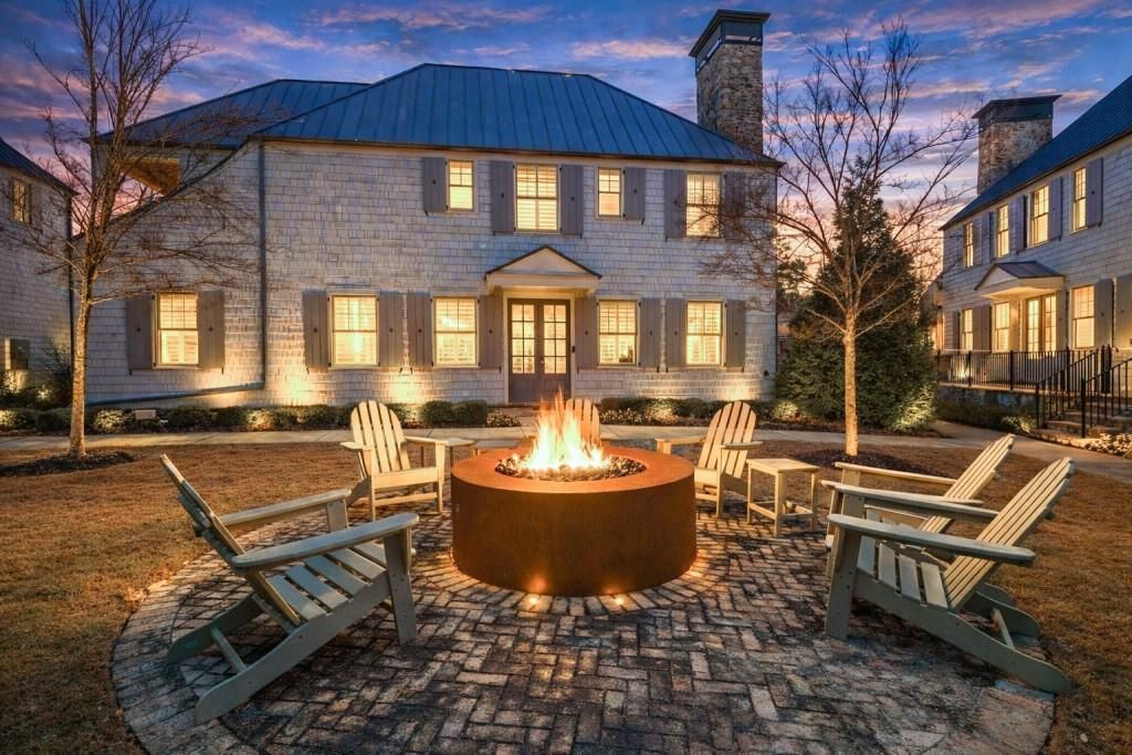 210 North Esplanade, Alpharetta, GA 30009 Main Photo