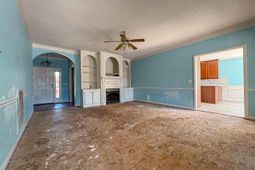 2110 Glenmore Way photo 4