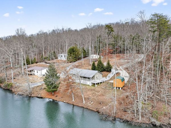 160 Indian Rock Loop, Crossville, TN 38572