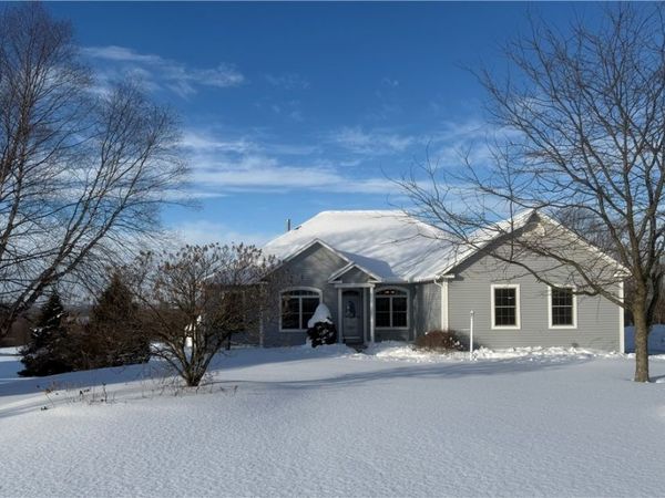 4334 Chilmark St, Marcellus, NY 13108