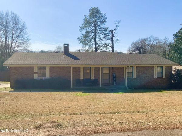 1002 Pecan Lane, Tylertown, MS 39667
