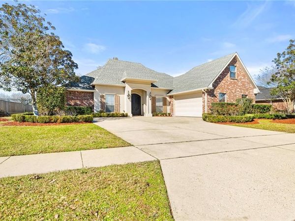 109 LAC CYPRIERE Drive, Luling, LA 70070