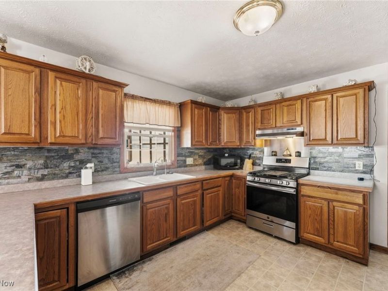 14716 Lawmont Street, North Lawrence, OH 44666 Photo 11