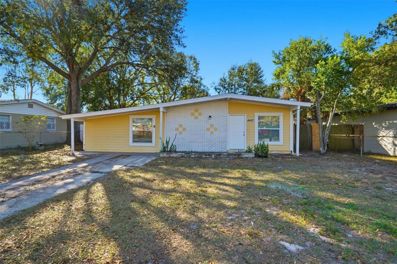 4410 W Wyoming Avenue, Tampa, FL 33616 Main Photo