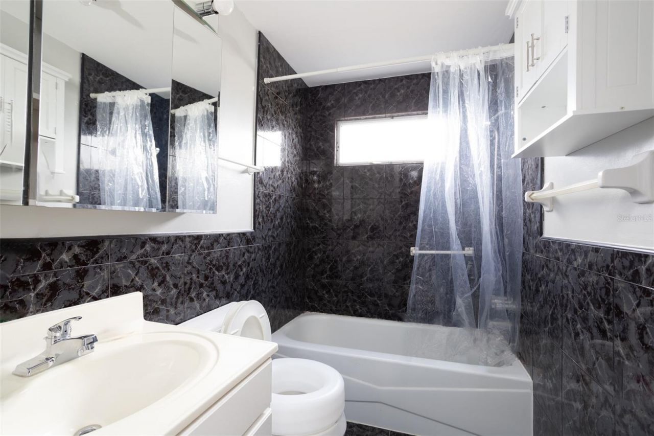 1000 49th Street N, Unit 115, Saint Petersburg, FL 33710 Photo