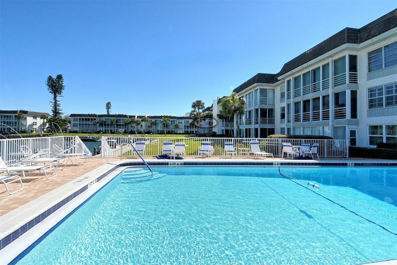 4350 Chatham Drive, Unit 205, Longboat Key, FL 34228 Photo