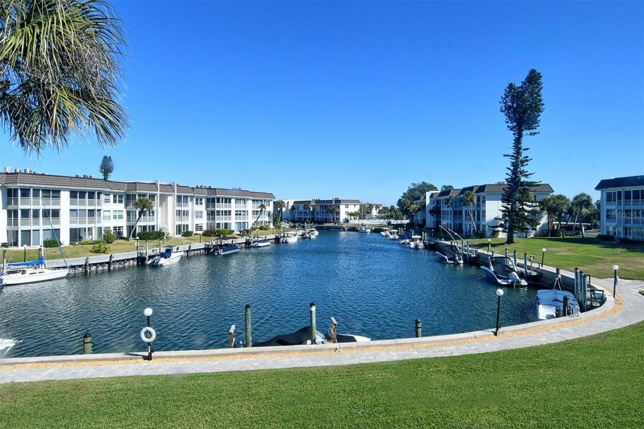 4350 Chatham Drive, Unit 205, Longboat Key, FL 34228 Photo