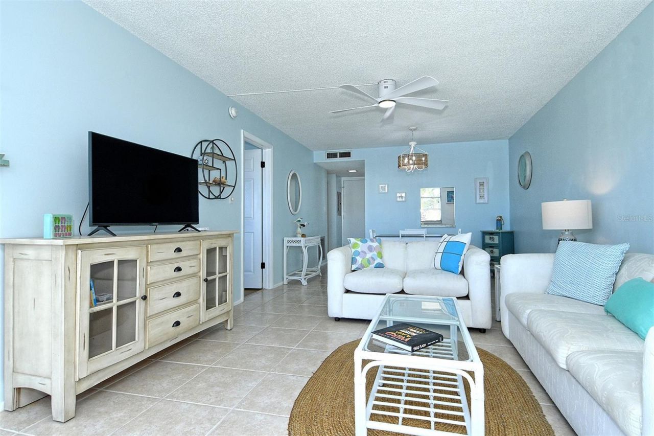 4350 Chatham Drive, Unit 205, Longboat Key, FL 34228 Photo