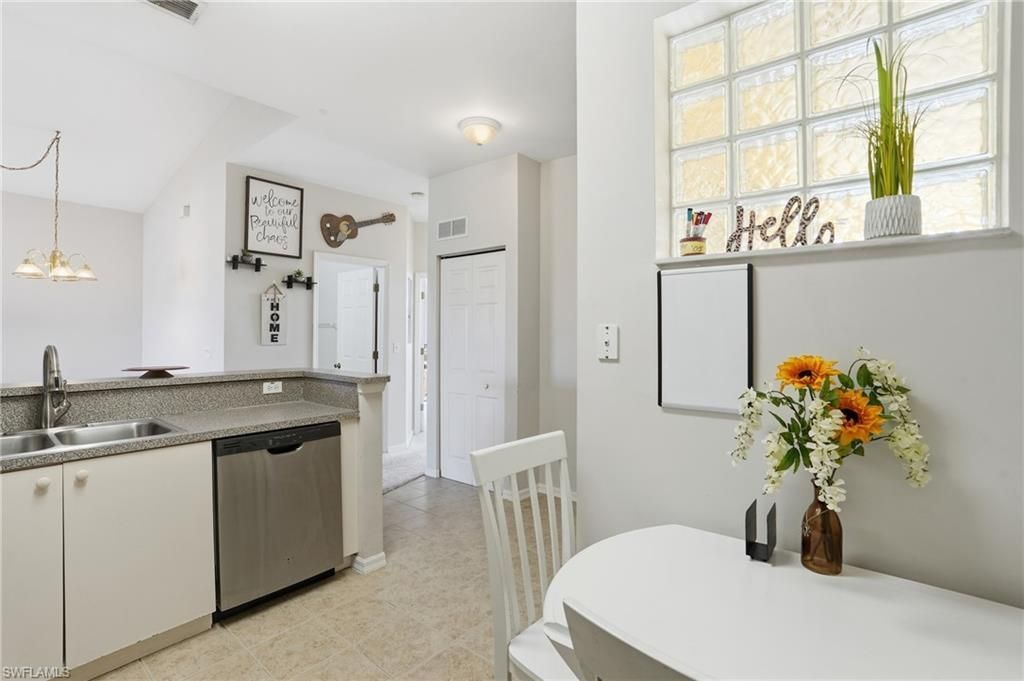 4117 Bellasol Cir, Unit 124, Fort Myers, FL 33916 Photo