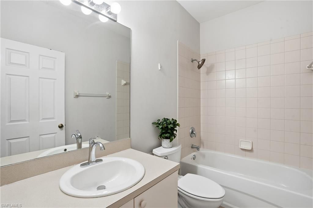 4117 Bellasol Cir, Unit 124, Fort Myers, FL 33916 Photo