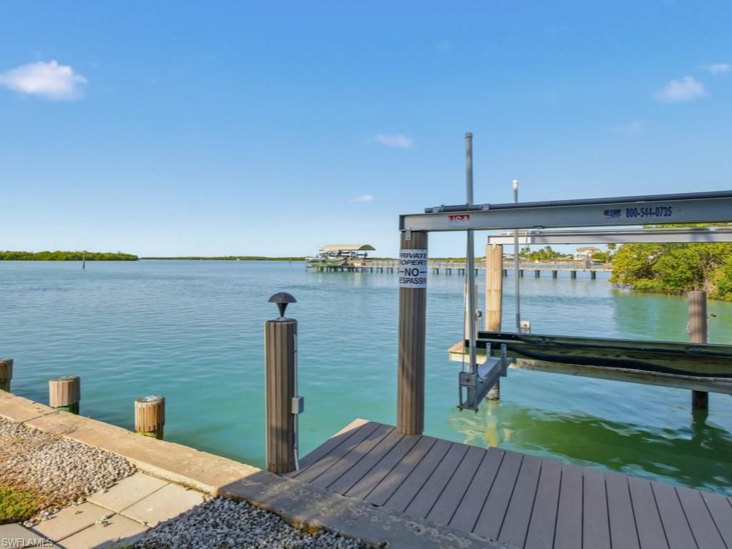 105 Pago Pago Dr W, Naples, FL 34113 Photo