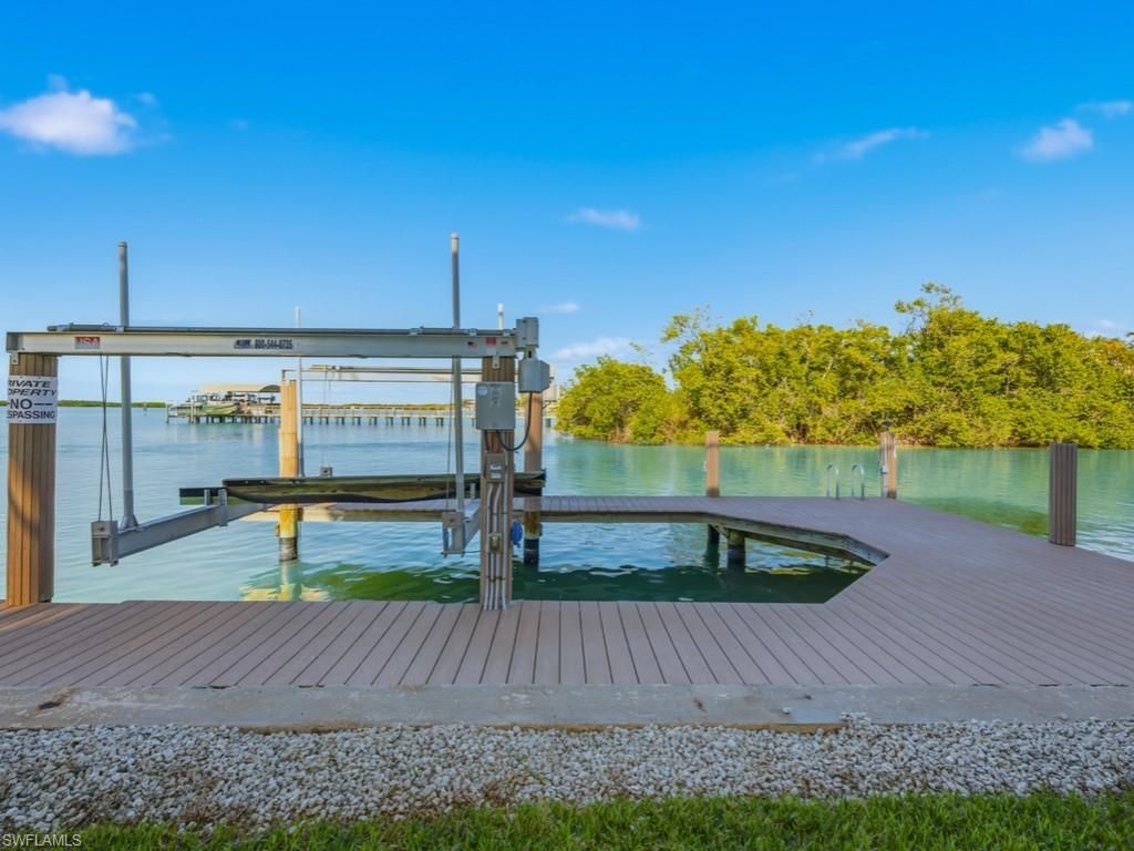 105 Pago Pago Dr W, Naples, FL 34113 Photo