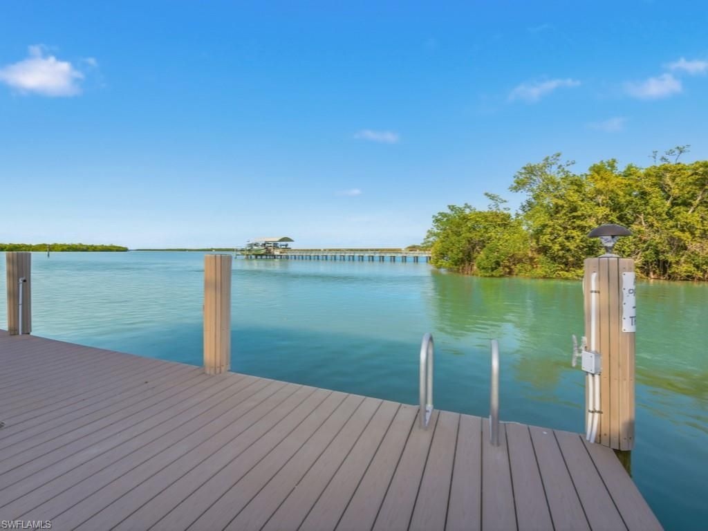105 Pago Pago Dr W, Naples, FL 34113 Photo